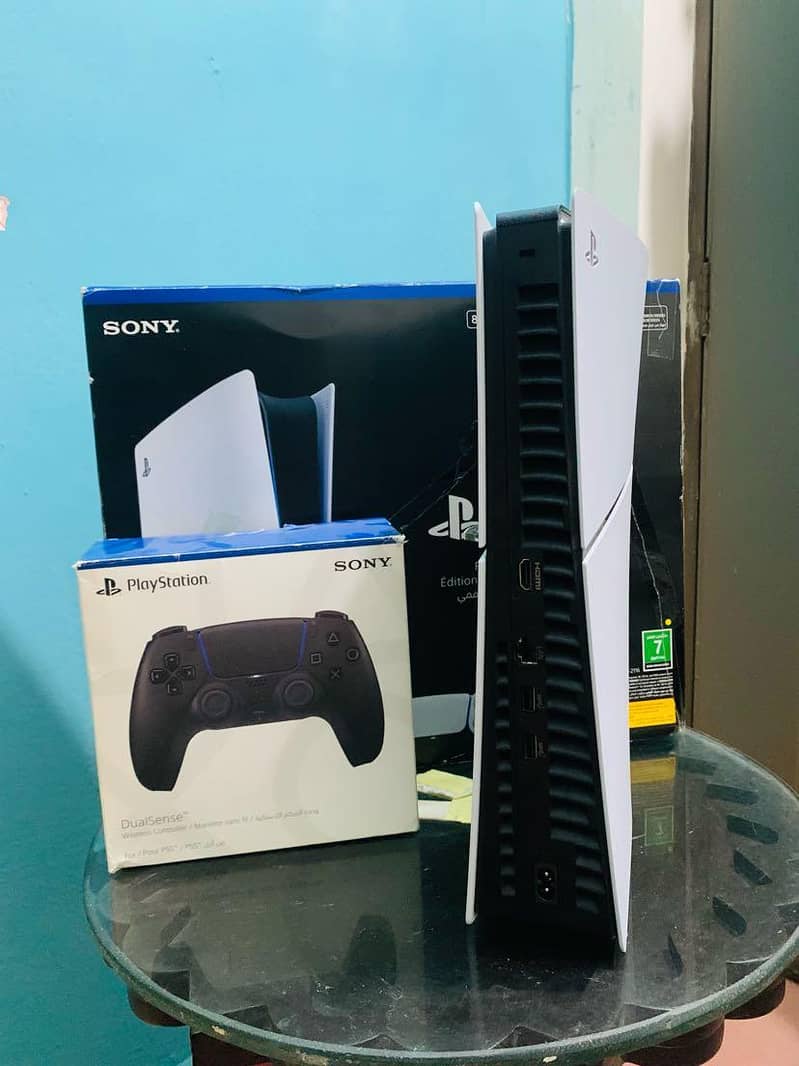 PS5 SLIM WITH 2 CONTROLLER 1