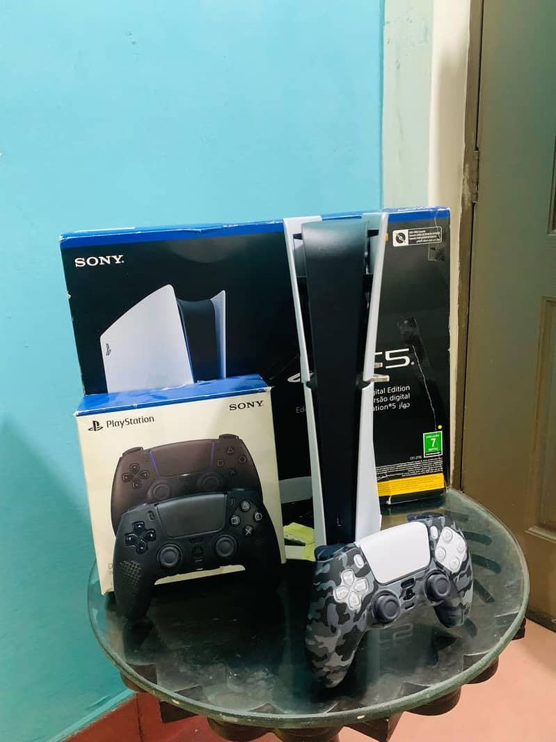 PS5 SLIM WITH 2 CONTROLLER 3