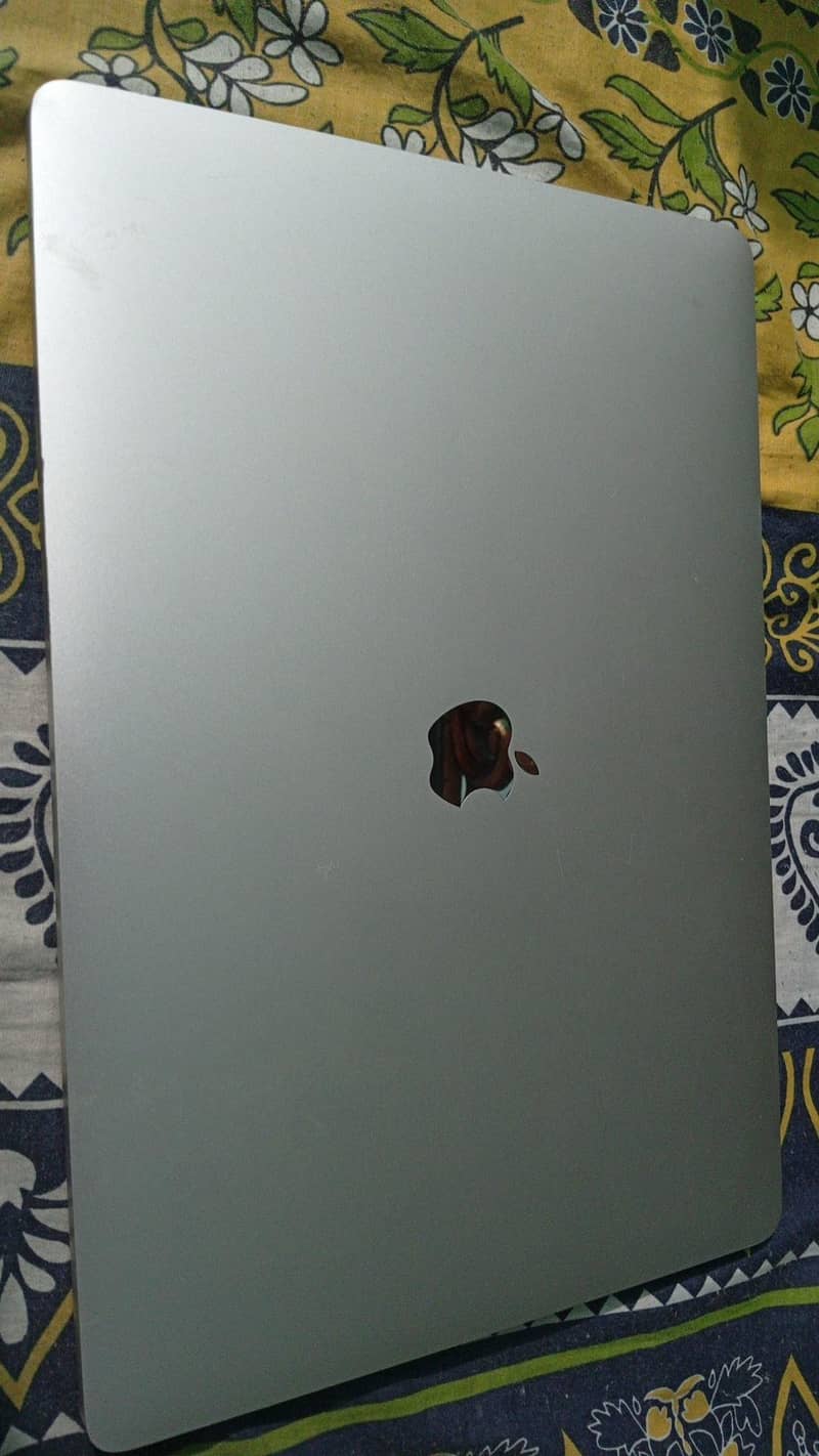 MacBook Pro 2017 1