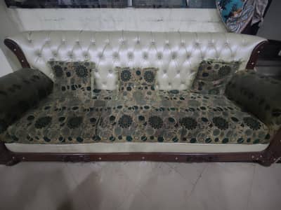 7 Seater Sofa set 3+2+2 Condition 10/7