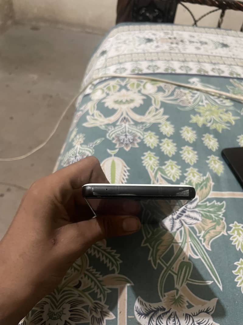 Google pixel 6a 5