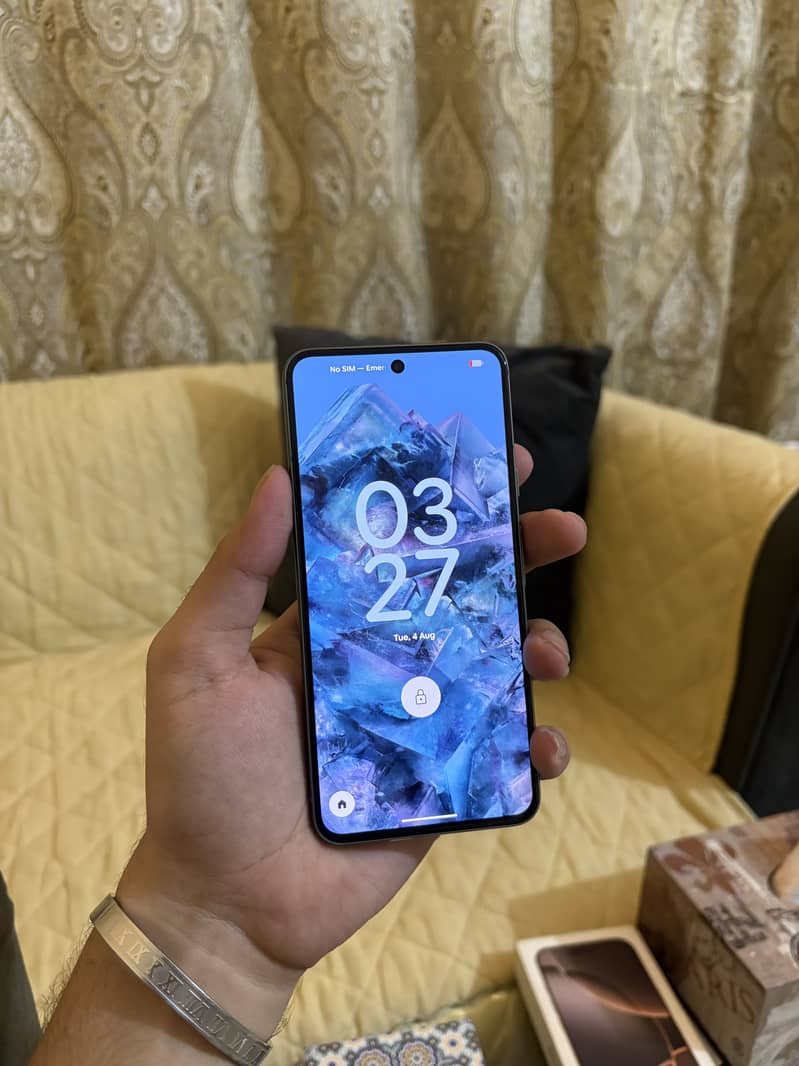 Google Pixel 8 5