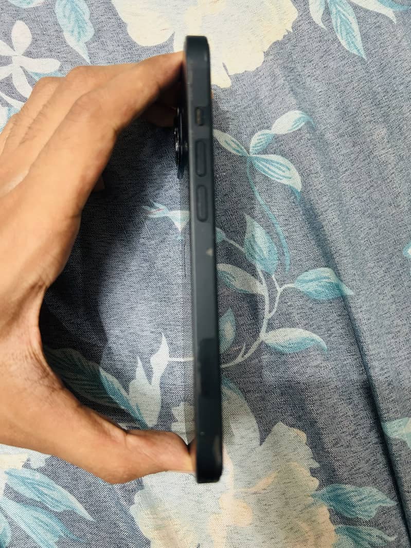 iPhone 13 2
