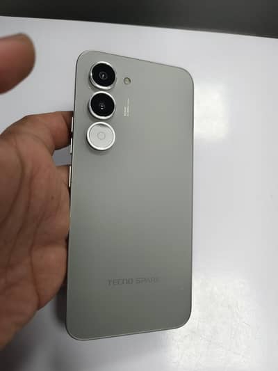 Tecno spark 40 pro