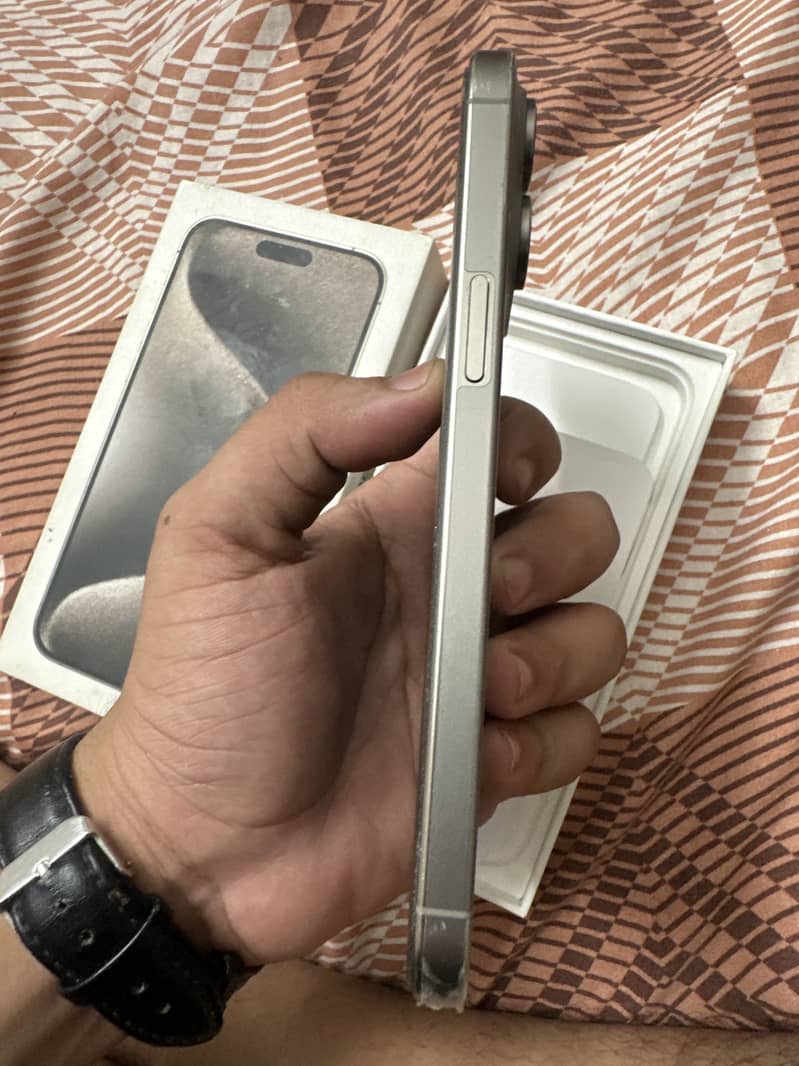 Iphone 15 pro max 3