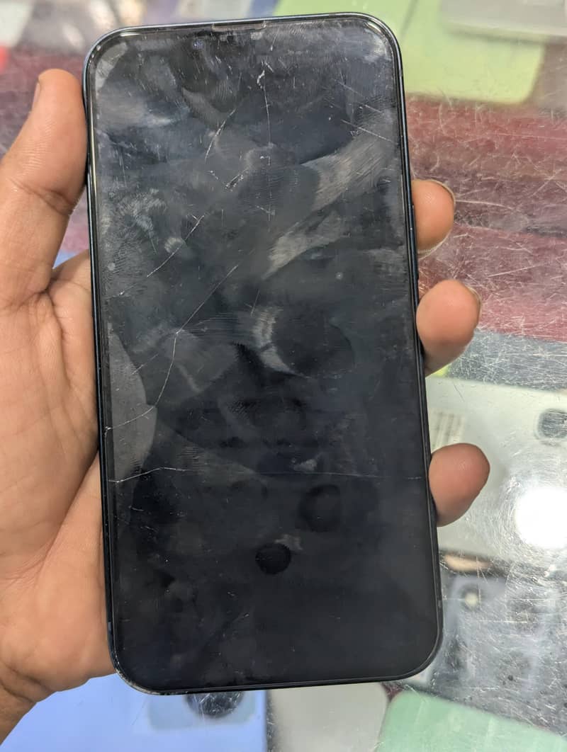 Apple iPhone 13 3