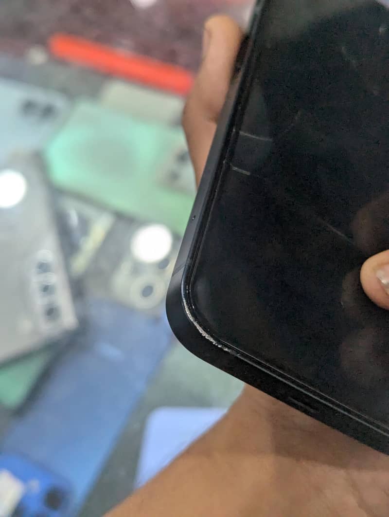 Apple iPhone 13 4