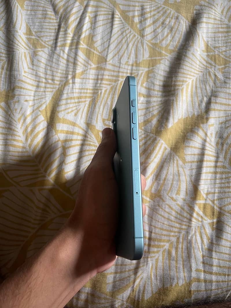 Apple iPhone 16 Plus 2