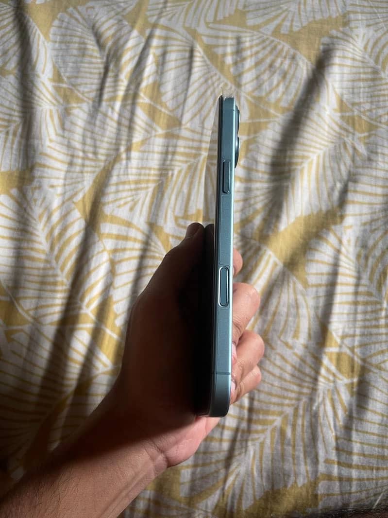 Apple iPhone 16 Plus 3