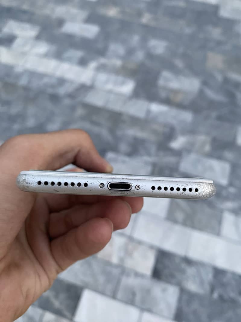 Apple iPhone 7 Plus 0
