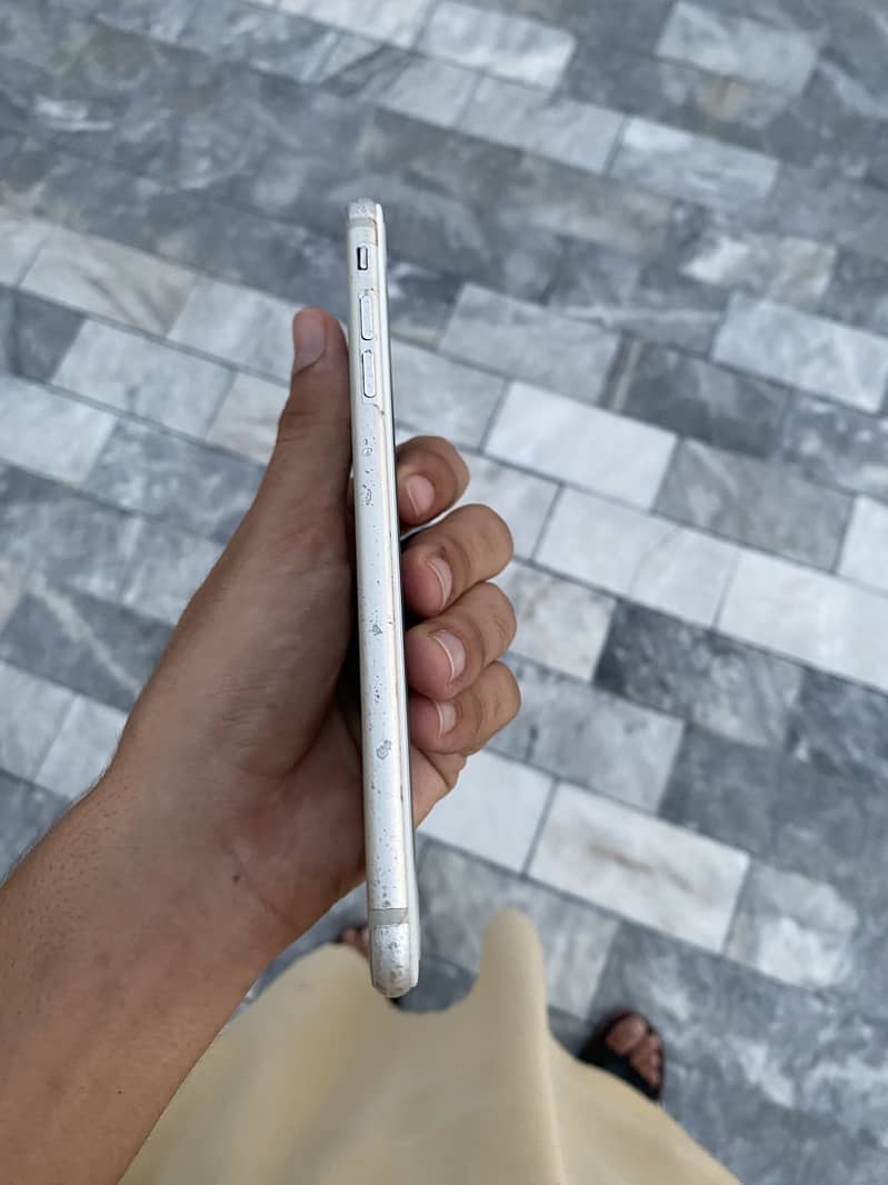 Apple iPhone 7 Plus 6
