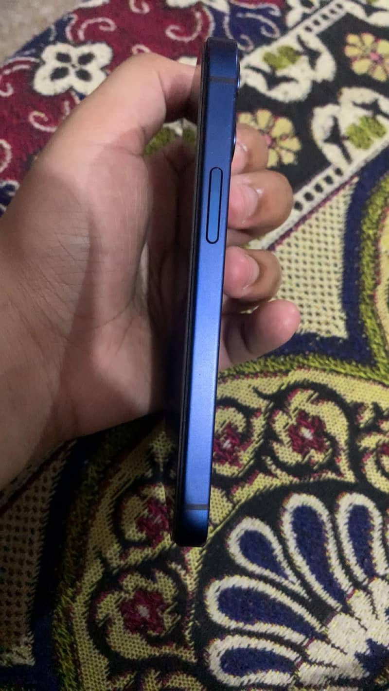 Apple iPhone 12 mini 3