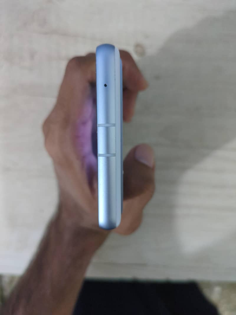 Google Pixel 7a 4
