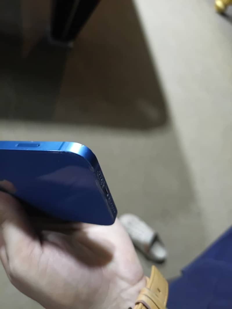 Apple iPhone 13 1