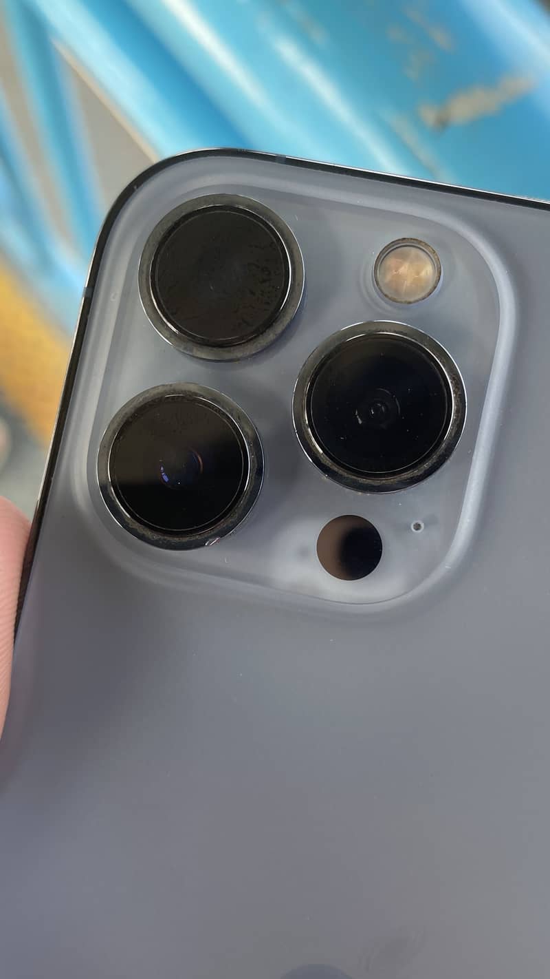 Apple iPhone 13 Pro Max 1