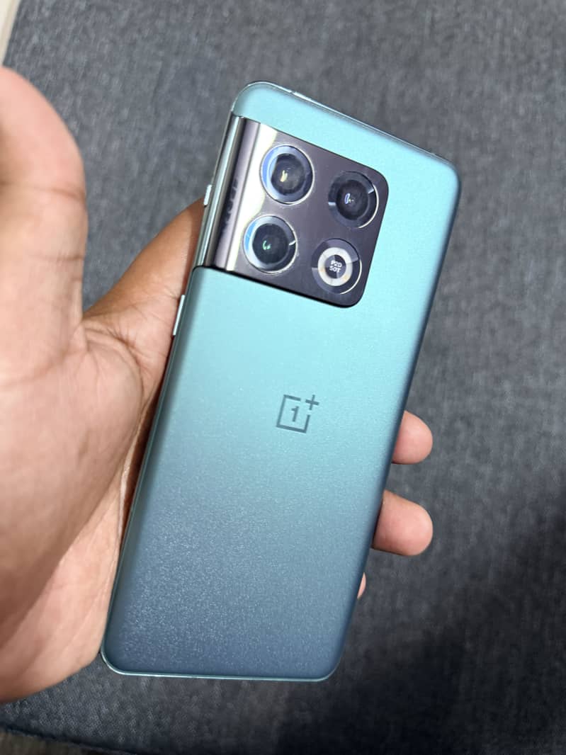 One Plus 10 Pro 1