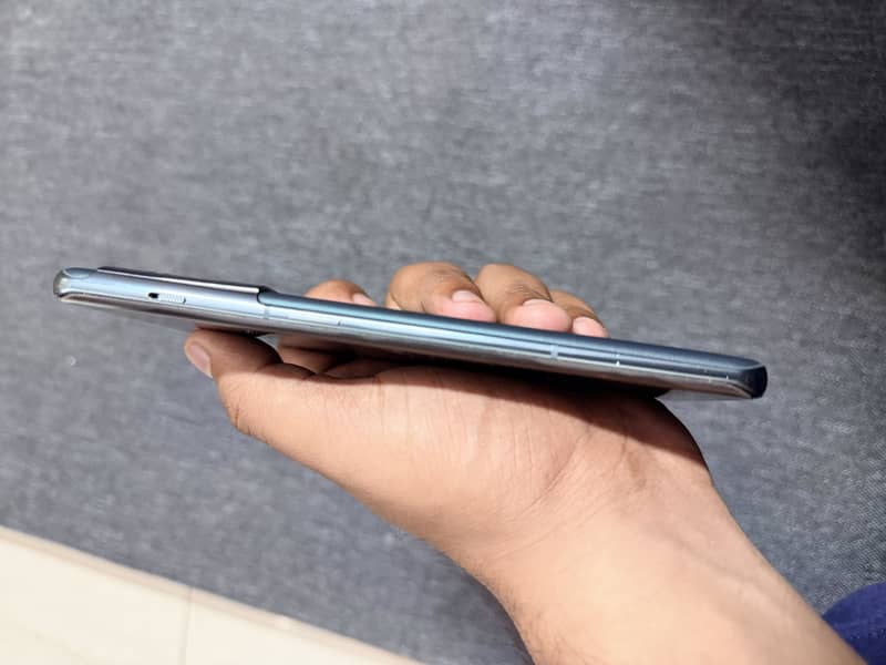 One Plus 10 Pro 4