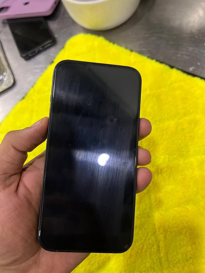 Apple iPhone 13 3