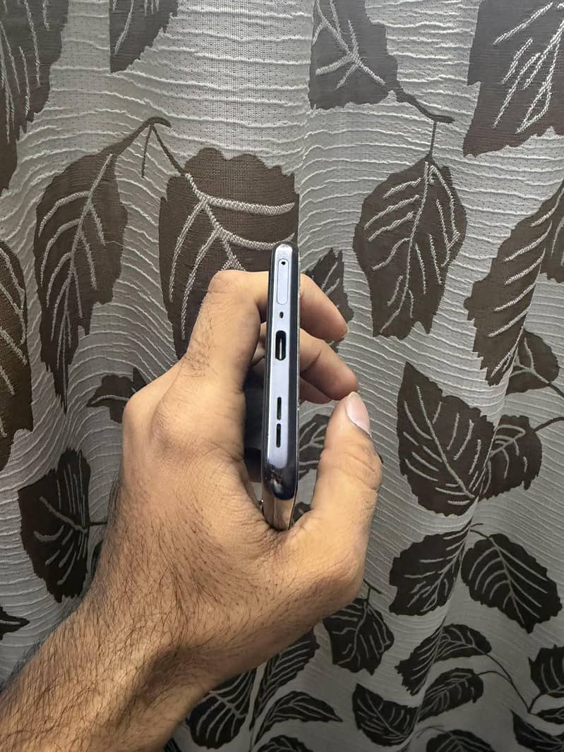 One Plus 10T 4