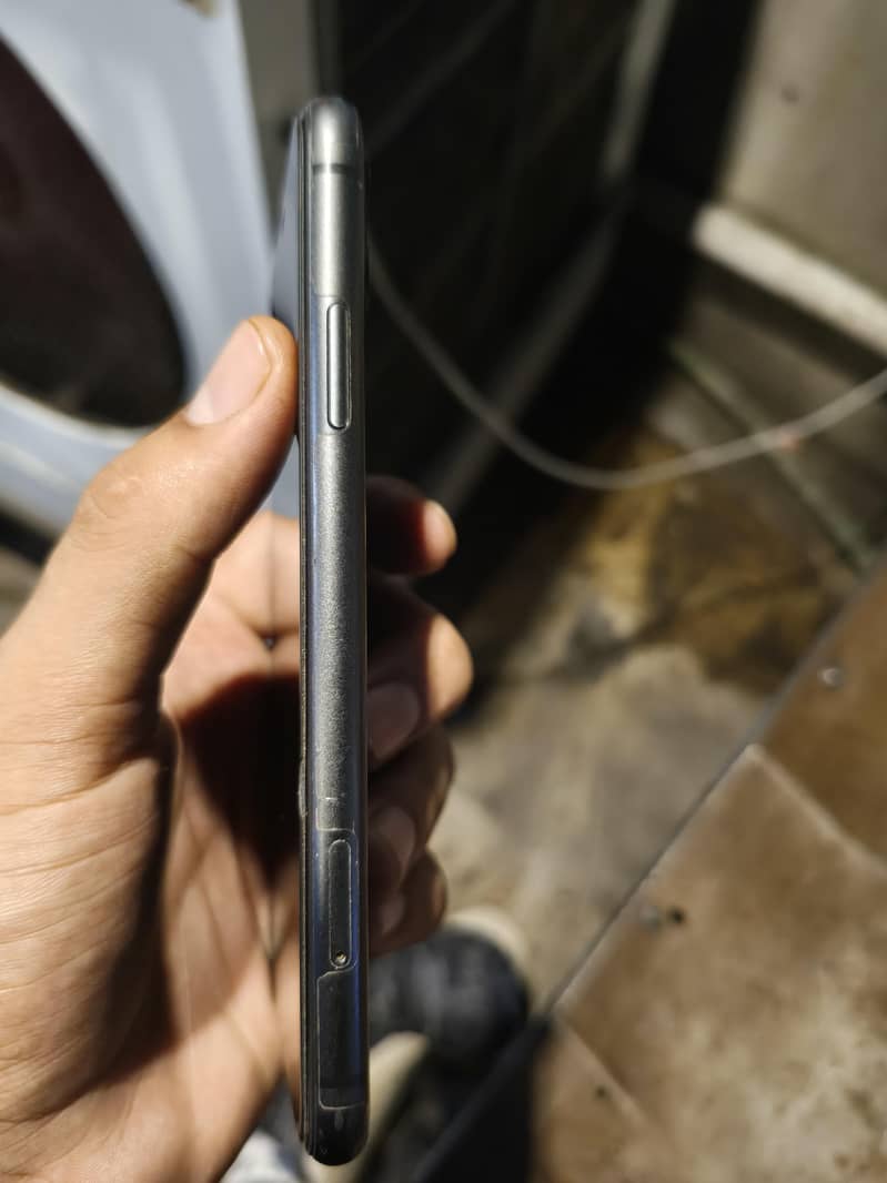 Apple iPhone 11 5
