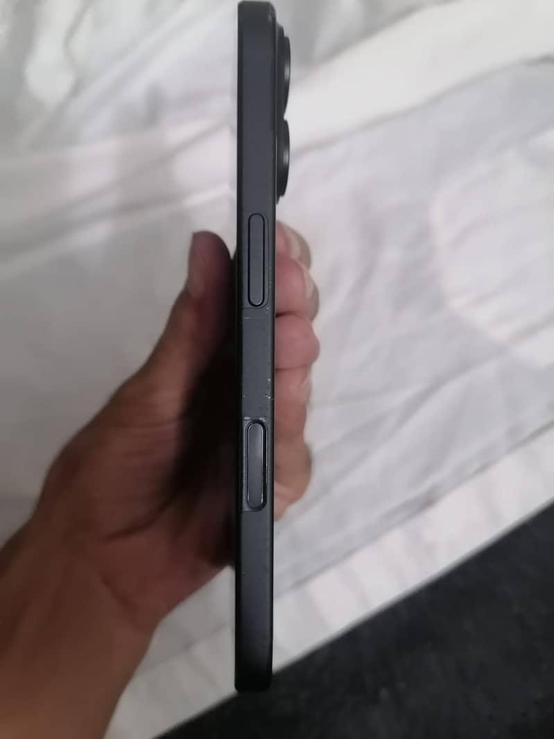 Apple iPhone 16 1