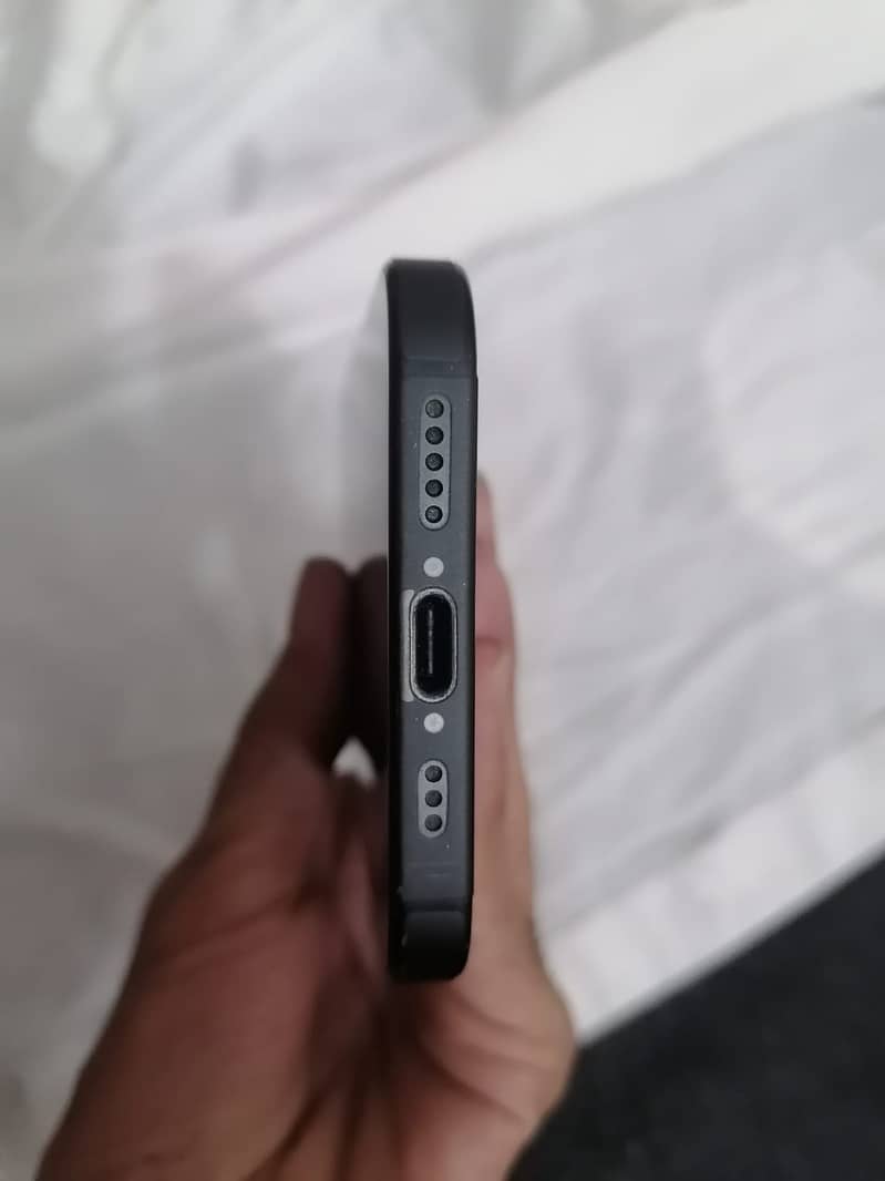 Apple iPhone 16 2