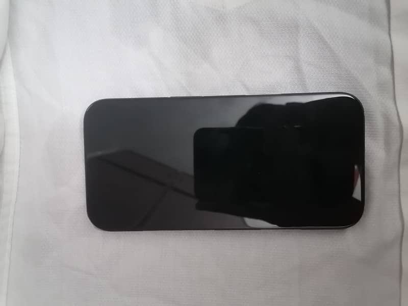 Apple iPhone 16 4