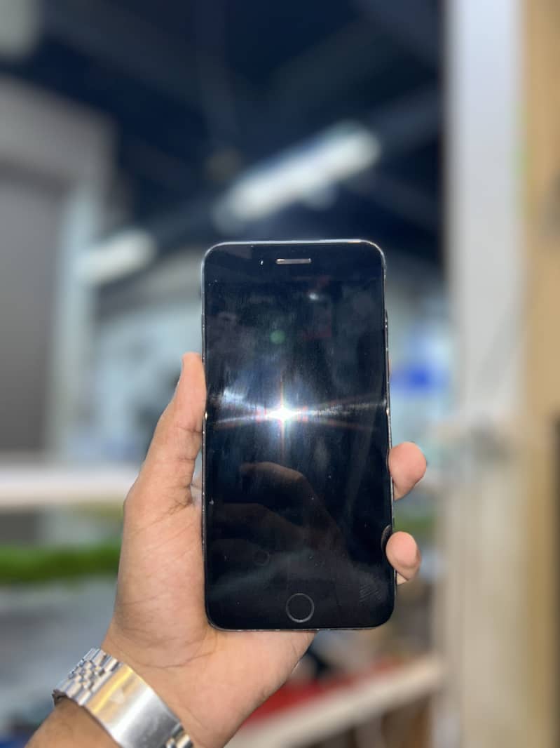 Apple iPhone 7 Plus 5