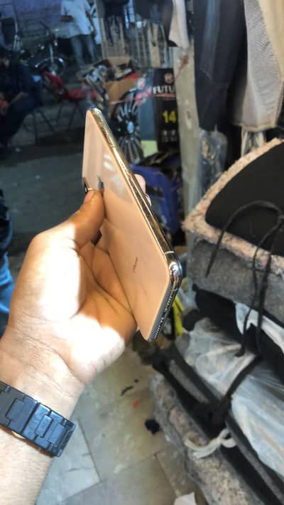 Apple iPhone XS Max pta approved all okay excange