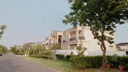 2 KANAL ELEGANT AND FULLY FURNISHED SUPER HOT LOCATED BUNGALOW IS AVAILABLE IN THE BEST BLOCK OF DHA LAHORE.