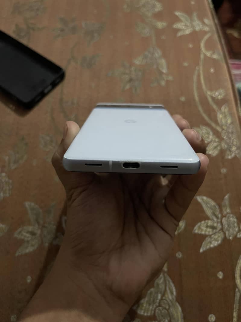 Google Pixel 7a 4