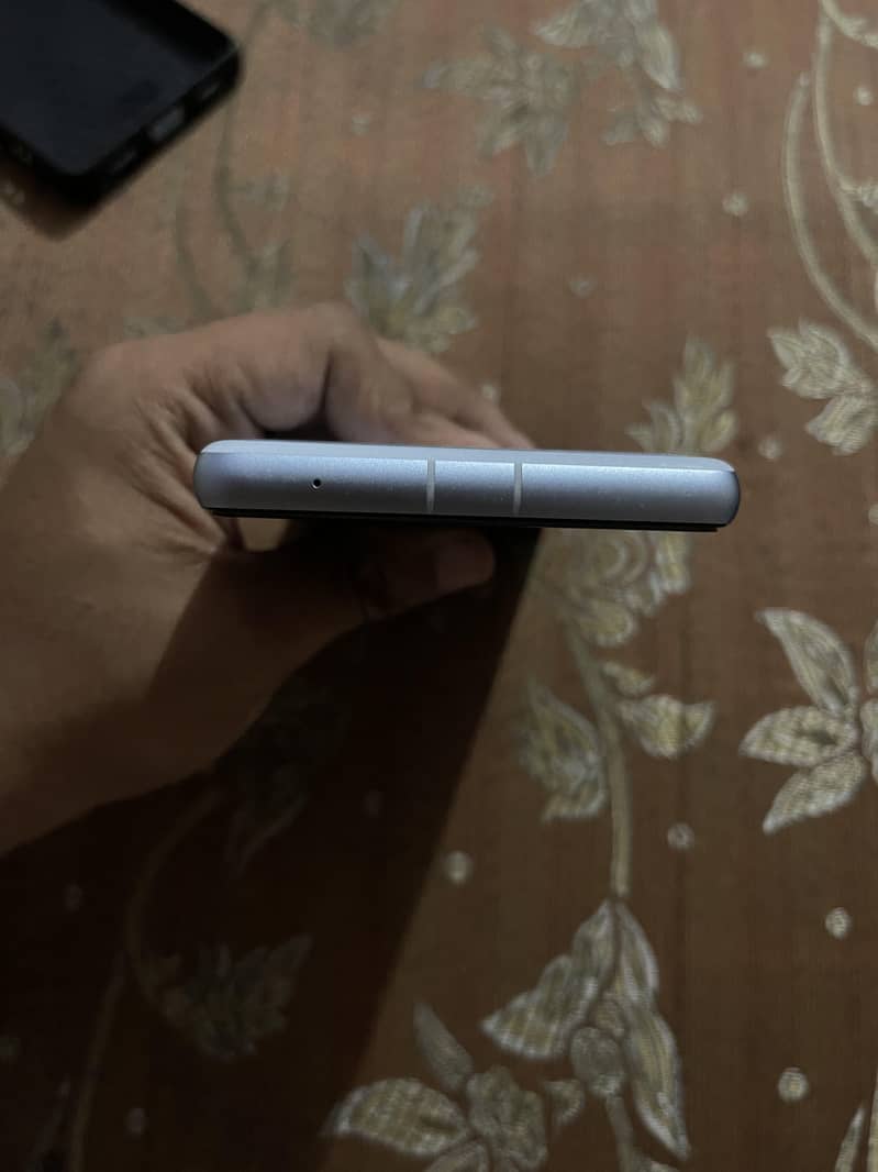 Google Pixel 7a 5