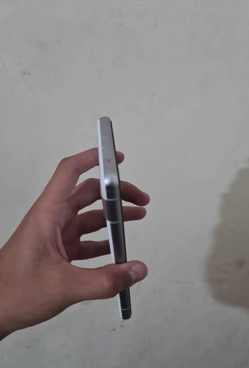 Google Pixel 7a 1