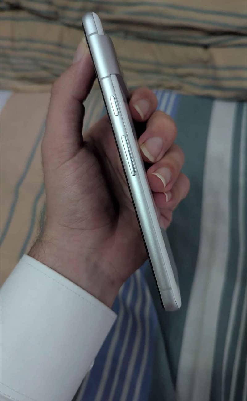 Google Pixel 7a 3