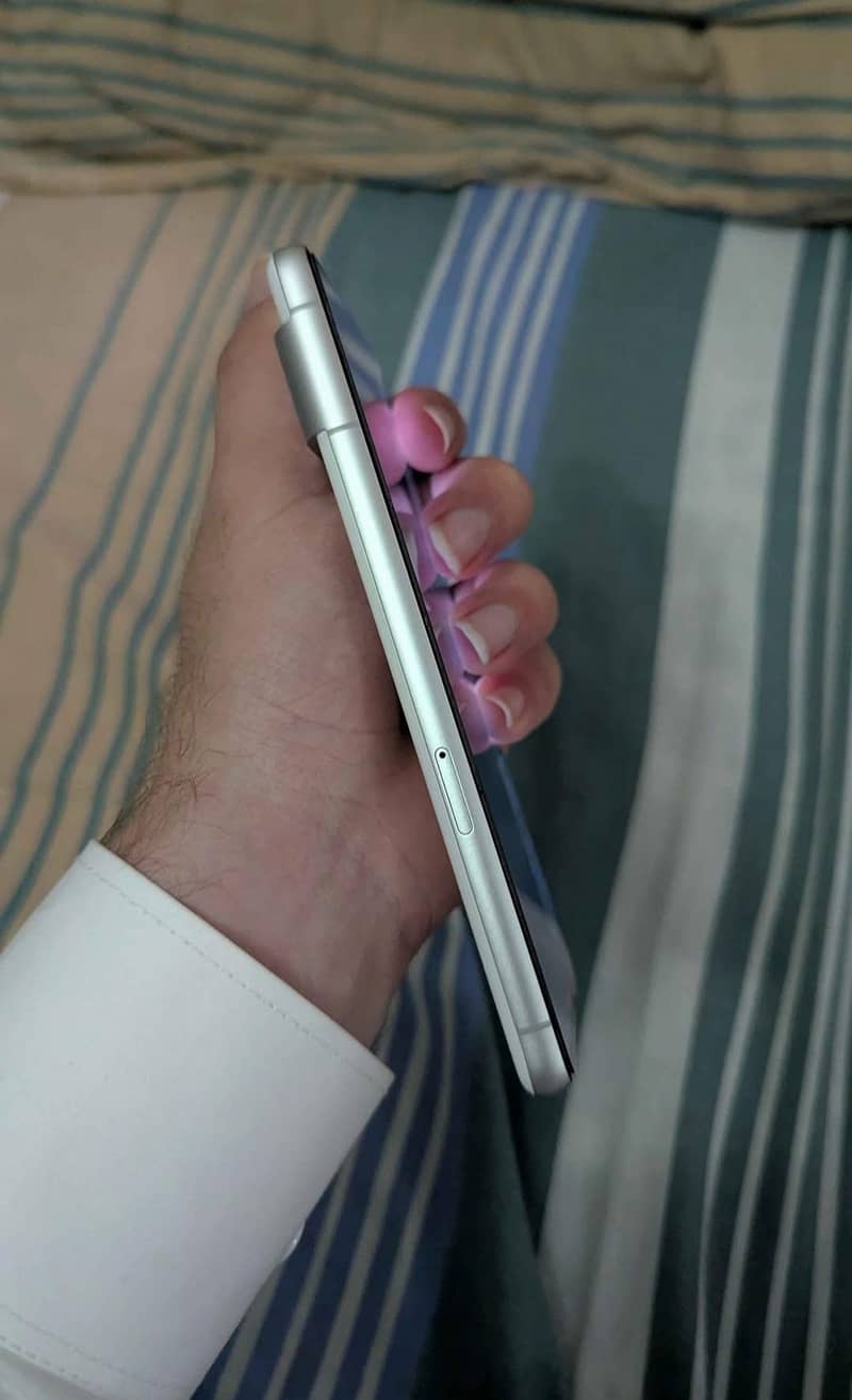 Google Pixel 7a 4