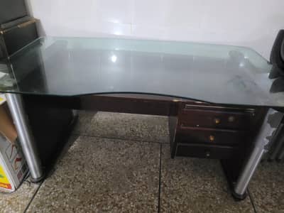 Office table/computer table with glass top for sale