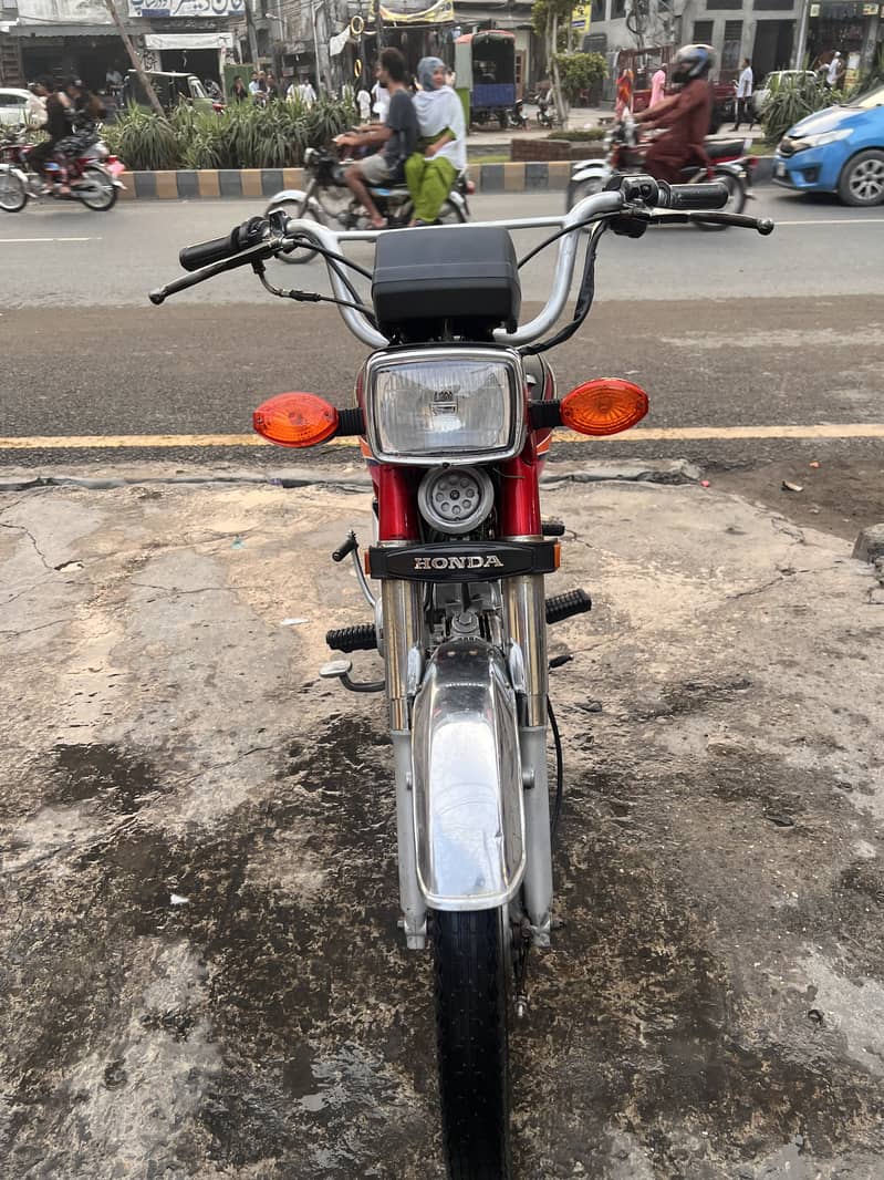 CD 70 2011 Model 0