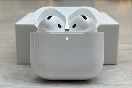 AirPods 4 with ANC