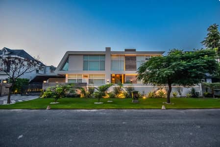 SYED BROTHERS PROUDLY OFFERS: 2-Kanal Elegant And Full Furnished & Basement Bungalow Near To Raya and Main Park Is Available In The Best Block Of DHA Lahore.