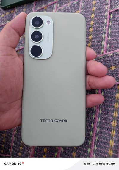 Techno Spark 40 pro plus. Box available Alpine green  wtsp 03198019993