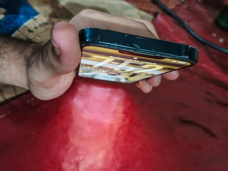 Apple iPhone 13 1