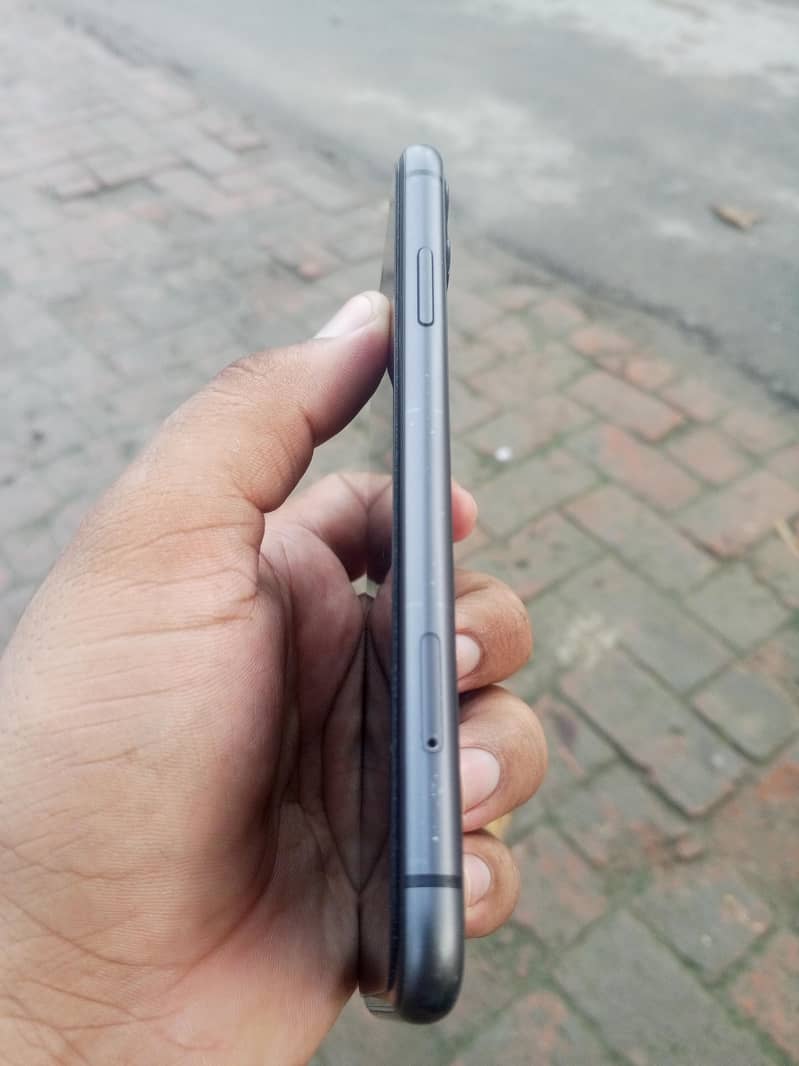 Apple iPhone 11 1