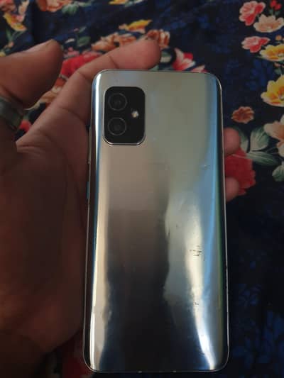Asus ZenFone 8. . . . . 8. +128. . .