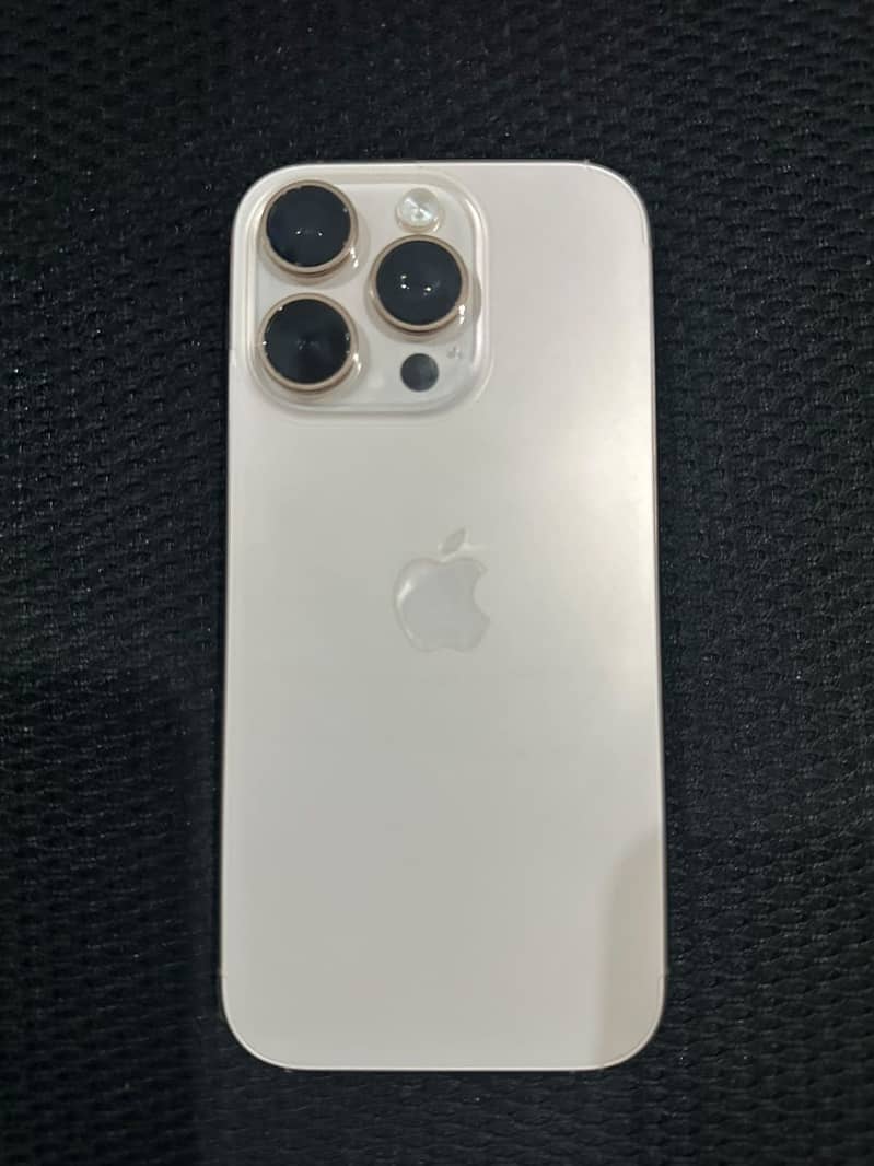 Apple iPhone 16 Pro 0