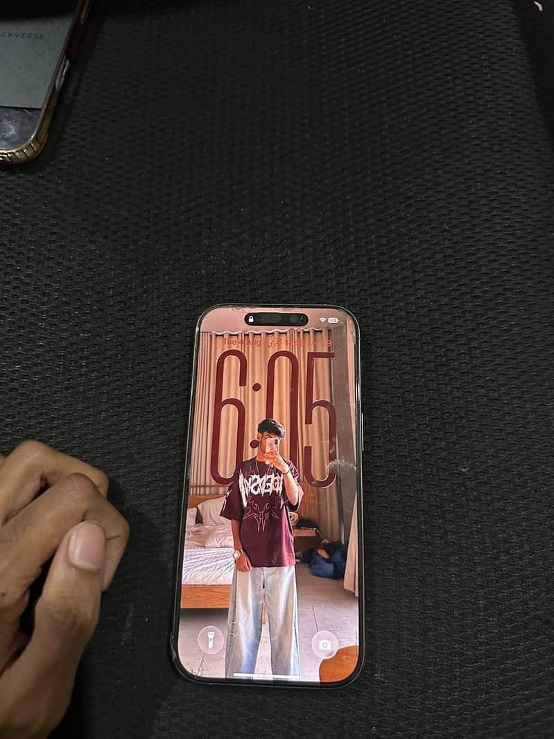 Apple iPhone 16 Pro 3