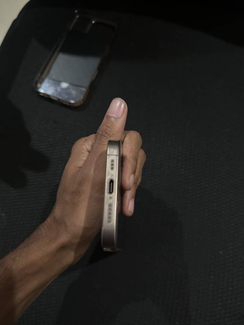 Apple iPhone 16 Pro 5
