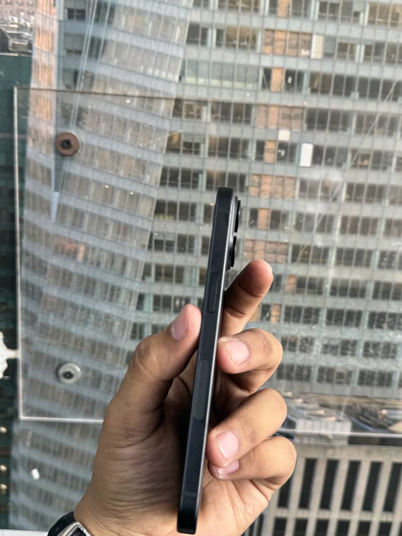 Apple iPhone 15 3