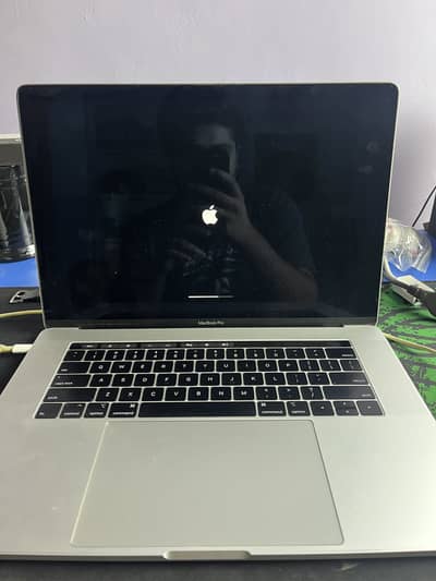 Macbook pro 2018 urgent sale - 512 gb