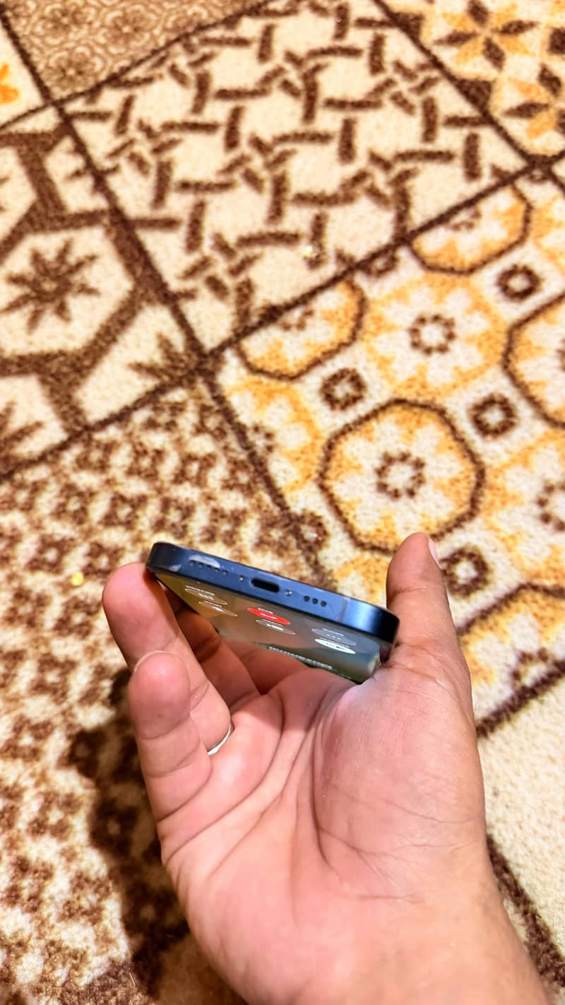 Apple iPhone 13 3