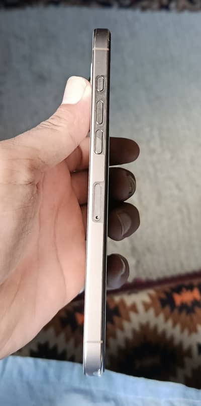 Iphone 16 Pro Max (95 health)